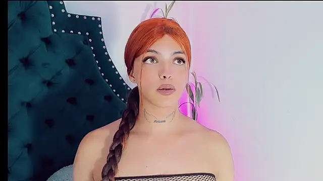 Emmaa Saenz  online show from March 13, 2:38 am