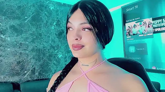 Emmaa Saenz  online show from January 17, 6:22 pm