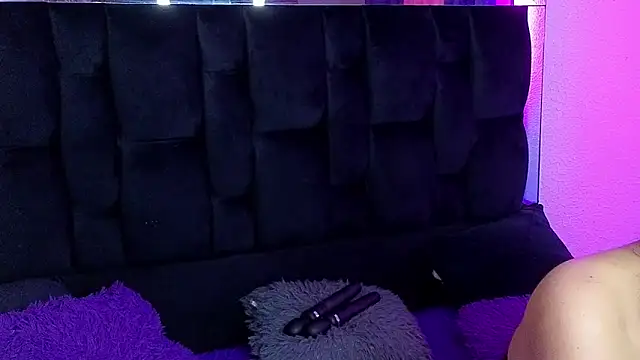 agatha lovee online show from September 10, 5:46 pm