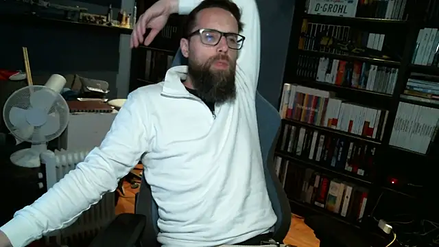 Snapshot of MeSteff chatting on December 21, 10:51 pm MeSteff online show from December 21, 10:51 pm