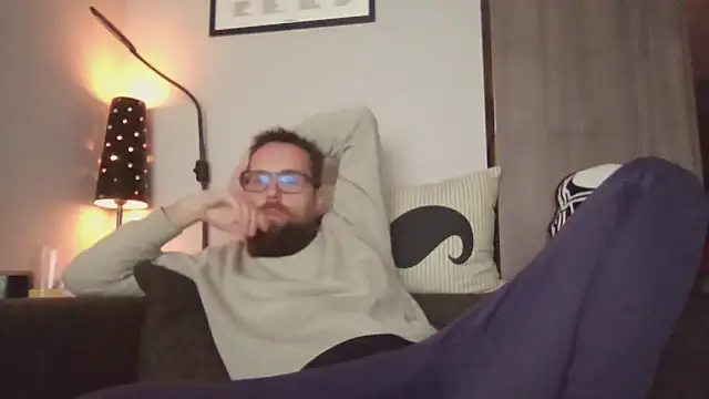 Snapshot of MeSteff chatting on March 17, 8:09 pm MeSteff online show from March 17, 8:09 pm