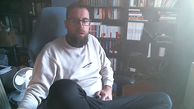 Snapshot of MeSteff chatting on September 28, 8:09 am MeSteff online show from September 28, 8:09 am