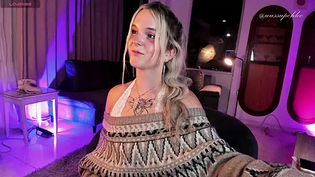 misschloe   online show from January 26, 3:38 am