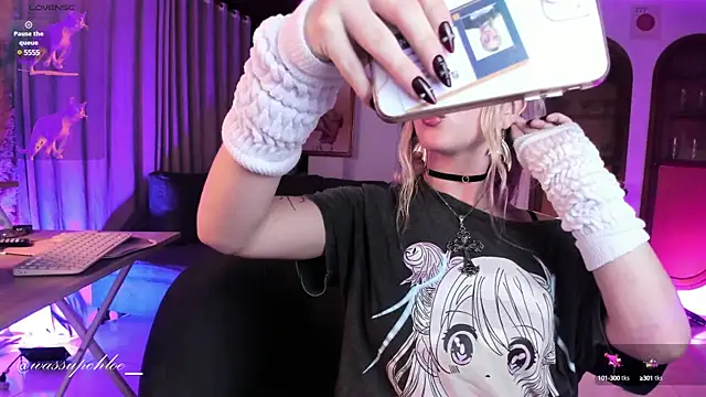 misschloe   online show from February 25, 12:25 am