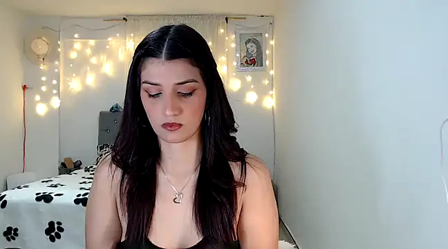 Snapshot of ZajiraShane chatting on December 3, 7:43 am ZajiraShane online show from December 3, 7:43 am