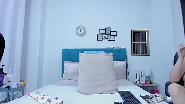 kamila lopez online show from November 22, 9:47 pm