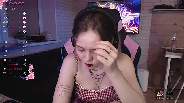 lucy mirror online show from December 1, 9:53 pm