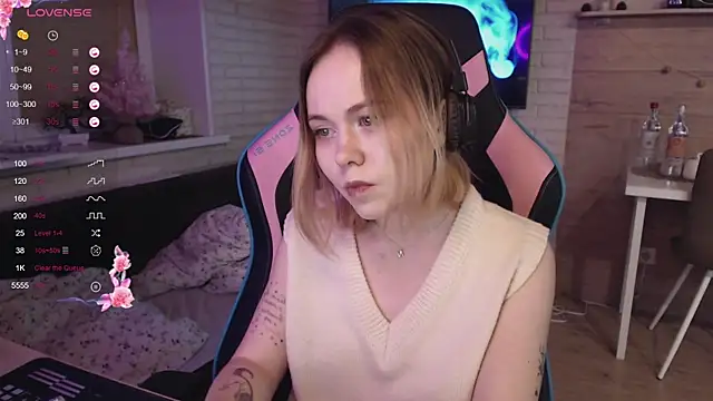 lucy mirror online show from December 21, 9:22 pm