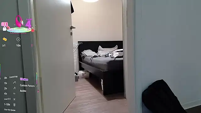 Hot ToyBoy6974 online show from April 10, 3:34 am