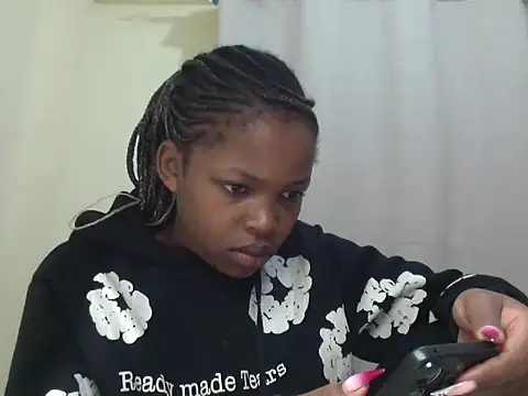 Snapshot of queen-sasha chatting on February 23, 10:12 am queen-sasha online show from February 23, 10:12 am