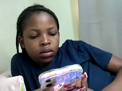 Snapshot of queen-sasha chatting on February 26, 8:13 am queen-sasha online show from February 26, 8:13 am