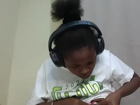 queen-sasha online show from March 13, 6:47 pm