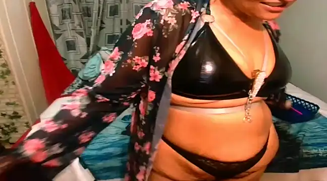 Snapshot of Indian_Blaze00 chatting on February 23, 7:49 pm Indian Blaze00 online show from February 23, 7:49 pm