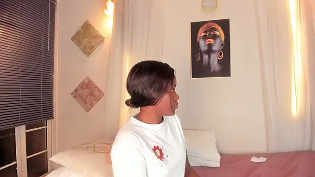 Snapshot of Kenia_Montez chatting on January 24, 10:00 am Kenia Montez online show from January 24, 10:00 am