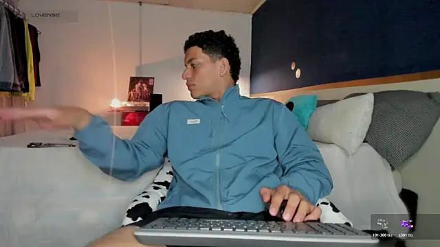 Curlblue online show from April 18, 4:27 am