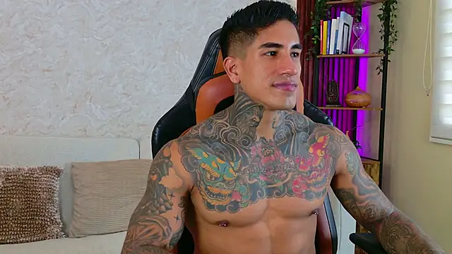 AdanReilly online show from November 24, 9:36 pm