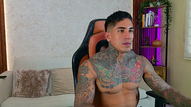 AdanReilly online show from November 28, 1:58 pm