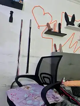 Sophiehuntress online show from March 21, 11:55 am