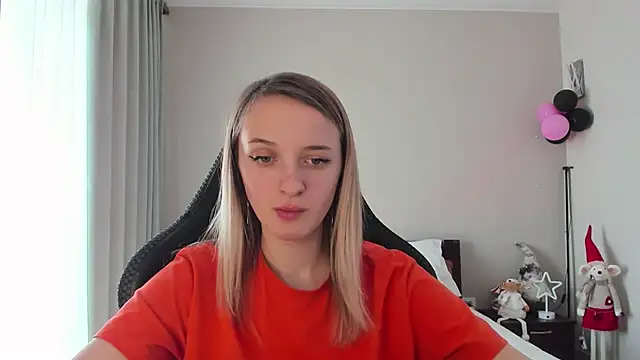 Snapshot of RouseReed chatting on January 19, 10:17 am RouseReed online show from January 19, 10:17 am