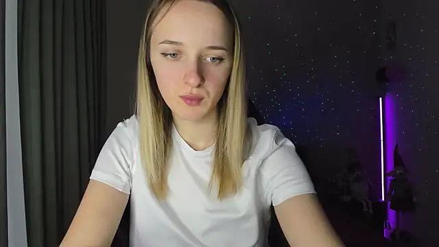 Snapshot of RouseReed chatting on February 4, 1:59 pm RouseReed online show from February 4, 1:59 pm
