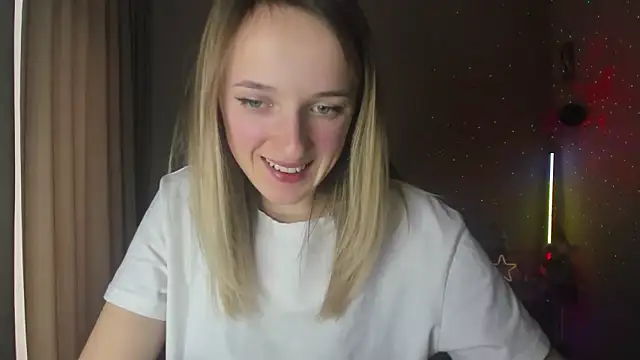 Snapshot of RouseReed chatting on February 15, 10:33 am RouseReed online show from February 15, 10:33 am