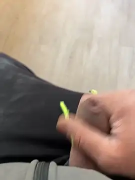 Angeloggaa online show from December 11, 9:30 am