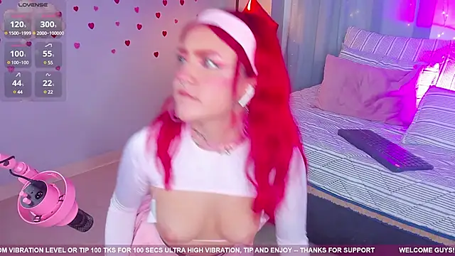 Snapshot of Tiny__Emmy chatting on March 7, 6:11 pm Tiny Emmy online show from March 7, 6:11 pm