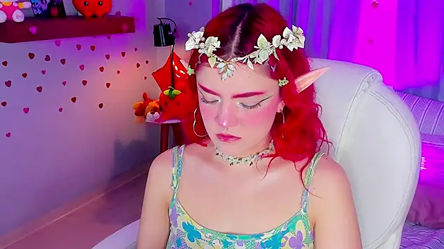 Snapshot of Tiny__Emmy chatting on March 21, 11:01 pm Tiny Emmy online show from March 21, 11:01 pm