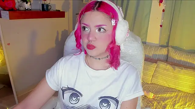 Snapshot of Tiny__Emmy chatting on September 25, 5:33 am Tiny Emmy online show from September 25, 5:33 am