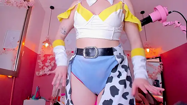 Snapshot of Tiny__Emmy chatting on October 19, 9:26 pm Tiny Emmy online show from October 19, 9:26 pm