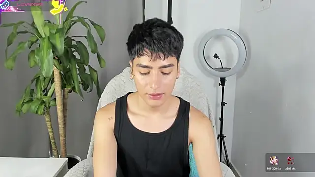 Snapshot of sebas_rose chatting on December 5, 1:20 pm sebas rose online show from December 5, 1:20 pm