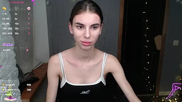 Snapshot of EmmyGreans chatting on December 10, 1:00 pm EmmyGreans online show from December 10, 1:00 pm