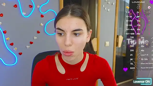 EmmyGreans online show from March 15, 6:25 am