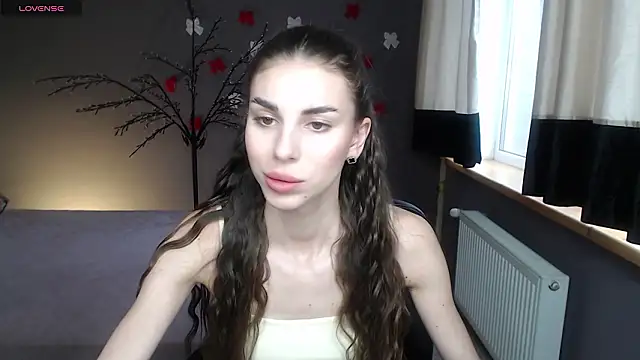 EmmyGreans online show from March 25, 12:44 pm