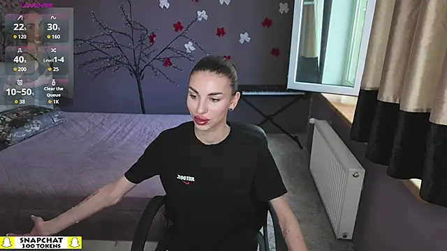 EmmyGreans online show from April 17, 11:46 am