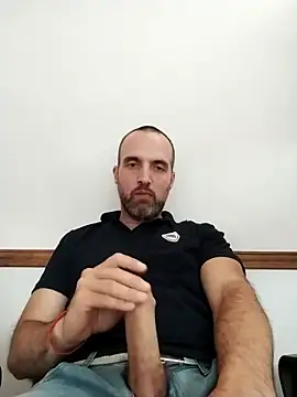 Snapshot of leon3875 chatting on December 16, 3:22 pm leon3875 online show from December 16, 3:22 pm