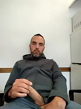 Snapshot of leon3875 chatting on January 16, 3:24 pm leon3875 online show from January 16, 3:24 pm