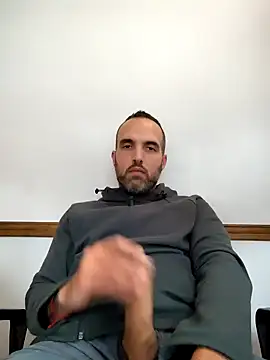 Snapshot of leon3875 chatting on January 17, 3:32 pm leon3875 online show from January 17, 3:32 pm