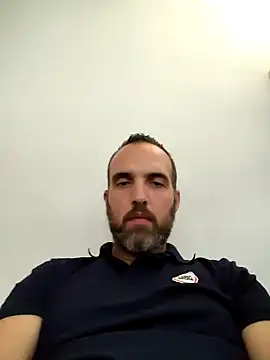 Snapshot of leon3875 chatting on February 5, 3:42 pm leon3875 online show from February 5, 3:42 pm