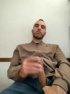 Snapshot of leon3875 chatting on September 8, 3:22 pm leon3875 online show from September 8, 3:22 pm