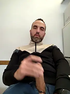 Snapshot of leon3875 chatting on September 26, 3:05 pm leon3875 online show from September 26, 3:05 pm