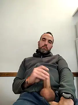 Snapshot of leon3875 chatting on October 1, 3:29 pm leon3875 online show from October 1, 3:29 pm