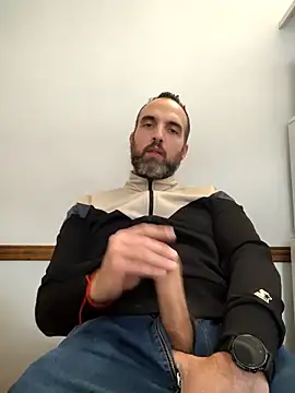 Snapshot of leon3875 chatting on October 8, 3:42 pm leon3875 online show from October 8, 3:42 pm