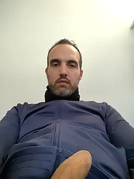 Snapshot of leon3875 chatting on October 17, 3:25 pm leon3875 online show from October 17, 3:25 pm