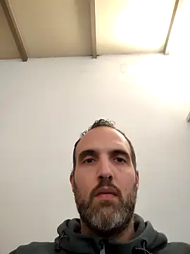 Snapshot of leon3875 chatting on October 29, 3:25 pm leon3875 online show from October 29, 3:25 pm