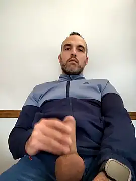 Snapshot of leon3875 chatting on November 18, 3:27 pm leon3875 online show from November 18, 3:27 pm