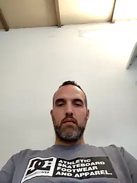 Snapshot of leon3875 chatting on November 26, 3:35 pm leon3875 online show from November 26, 3:35 pm