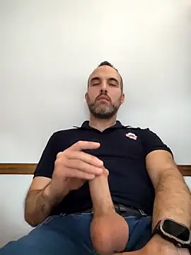 Snapshot of leon3875 chatting on November 27, 3:25 pm leon3875 online show from November 27, 3:25 pm