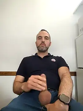 Snapshot of leon3875 chatting on November 28, 3:25 pm leon3875 online show from November 28, 3:25 pm