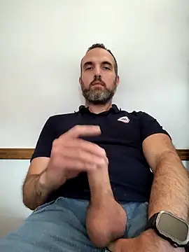 Snapshot of leon3875 chatting on December 17, 3:18 pm leon3875 online show from December 17, 3:18 pm